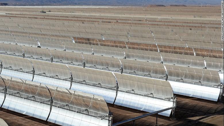 摩洛哥沙漠中建起世界最大太阳能发电厂(3)