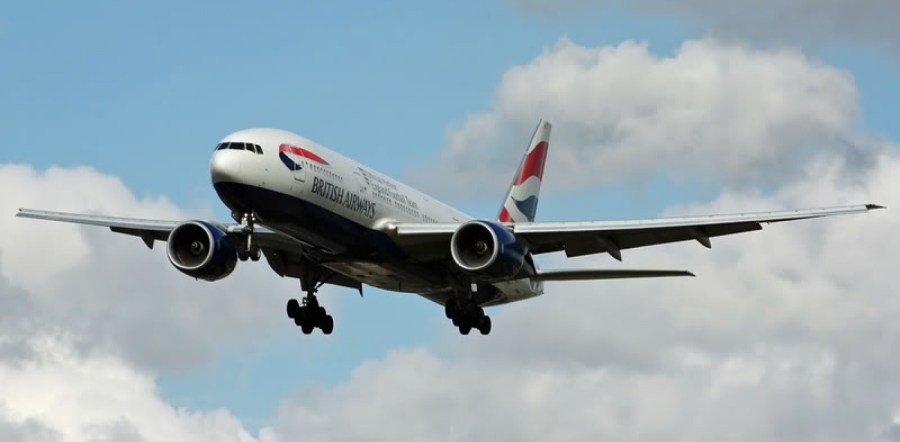 英航起火777修复完毕 机身贴 补丁 (10)