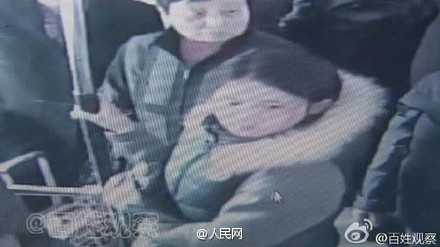 女子哭求美女小偷:请还我母亲的救命钱!(1)