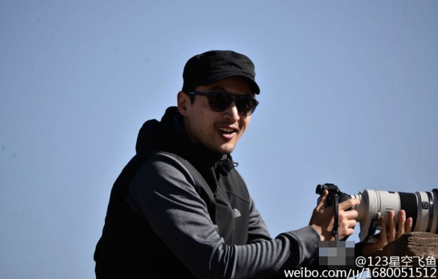 你们成双成对，胡歌却在青海捡垃圾