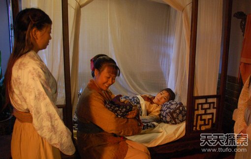 古代接生产妇竟要靠鞭打分娩