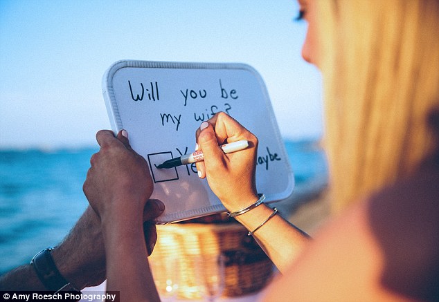 男子坚持365天自拍求婚视频 俘获芳心_创新·