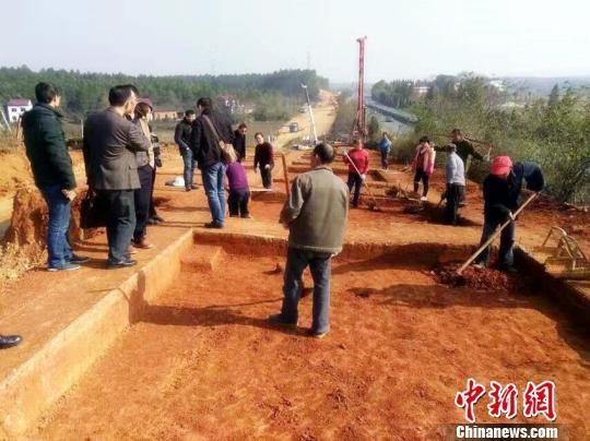 江西德安县发现一商周文化遗址正抢救性发掘