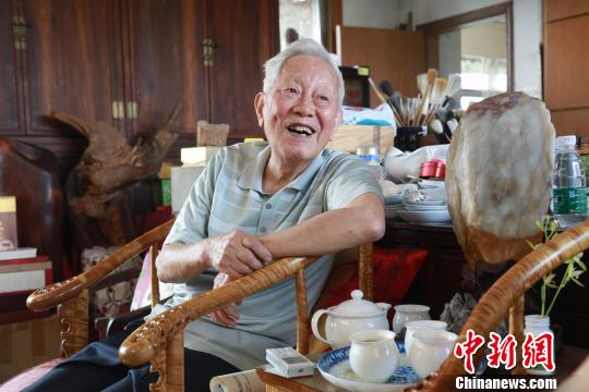 岭南画派山水掌门人的“秘诀”：坚持每天“打坐念经”