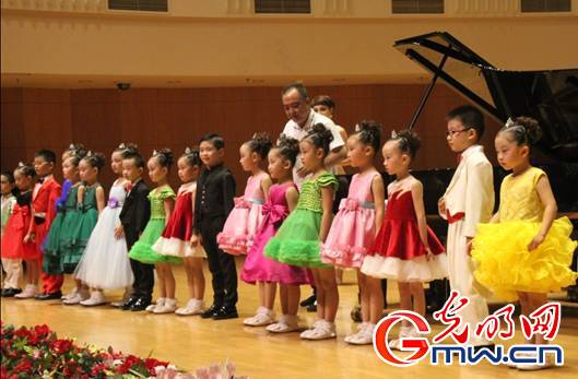 指尖的梦想--中国音乐学院附属艺术幼儿园钢琴