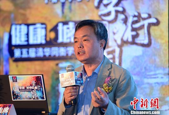 单霁翔:拟率一半员工搬出故宫 撤出800多辆私家车 图为国家文物局副局长宋新潮。 武振清 摄