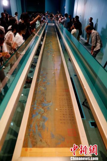〖千里江山图〗展卷全开 〖千里江山图〗展卷全开9只梅花鹿将进故宫