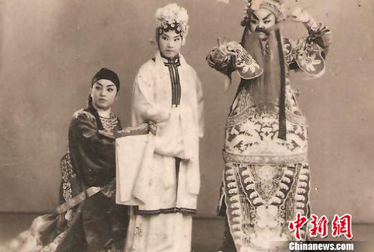 长沙花鼓戏传承人毛甲玉:演戏要守规范 长沙花鼓戏传承人毛甲玉:演戏要守规范但流派要不断地“流”