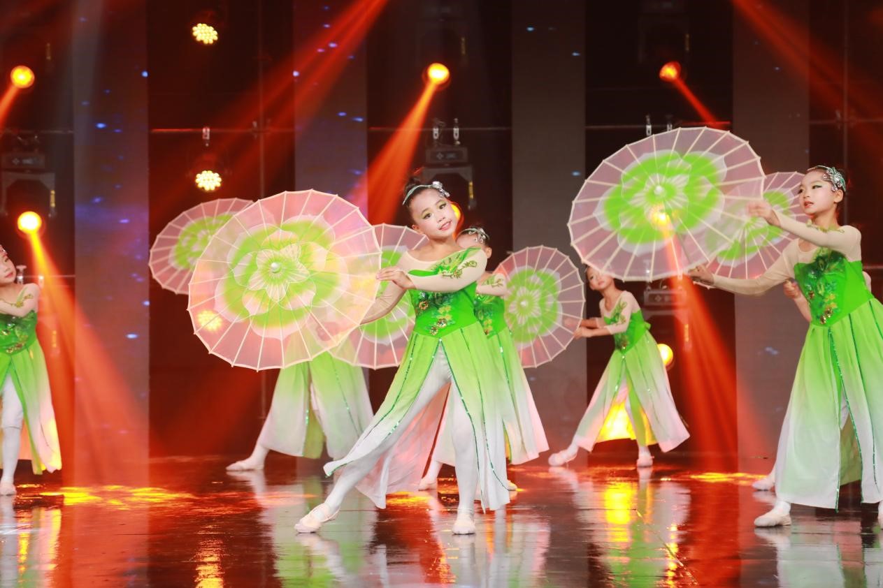 第七届爱莲杯全国青少年舞蹈文艺汇演总赛在京举行