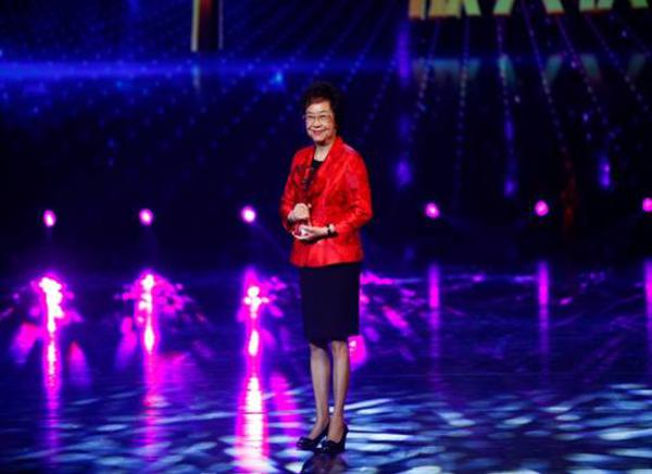 2015中国女性公益慈善论坛召开 _MG_0624.jpg