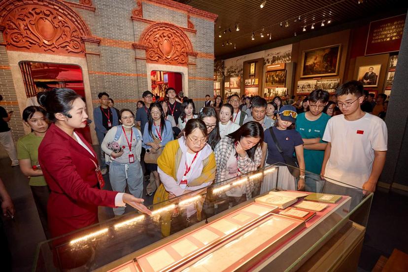 红色记忆的当代回响 七一前夕党史展览馆迎来观展热潮