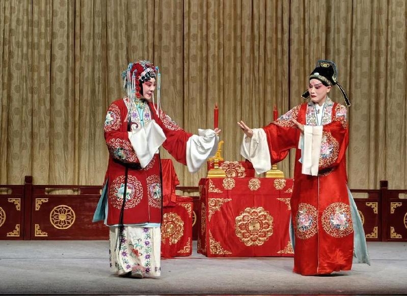 北昆《西园记》在天桥艺术中心上演 昆曲大师汪世瑜、沈世华亲临现场观看指导