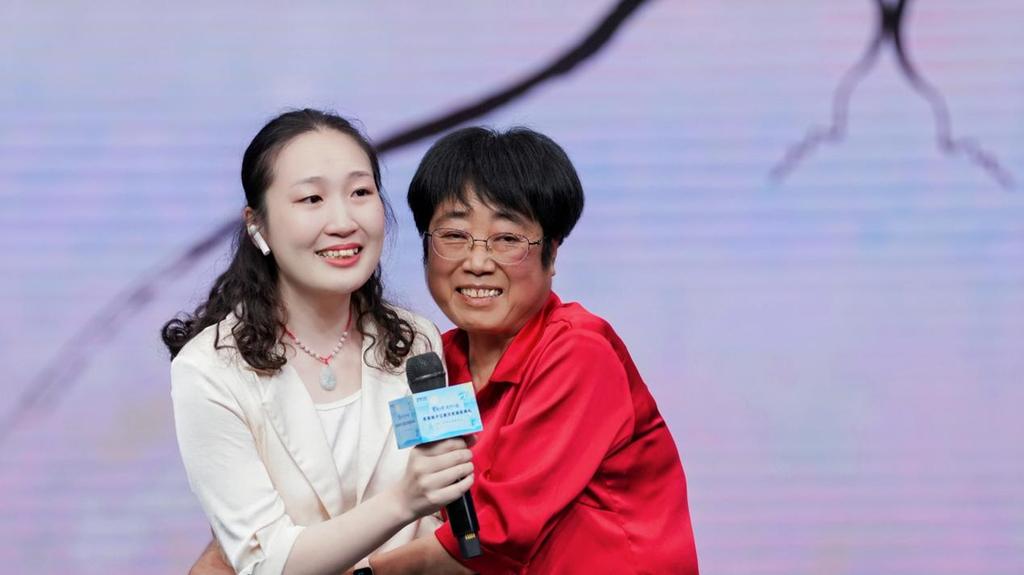 星聚文萃 笔抒江海，扬子江药业集团首届“扬子江散文奖”颁奖典礼在北京举办
