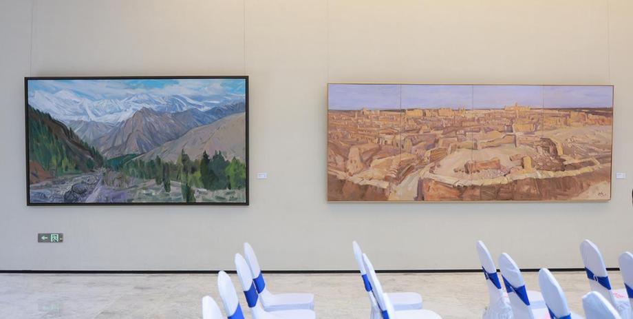 “丹青有约——当代中国画油画比较展”在北京奥林匹克公园北园中轴奥森文化艺术中心美术馆开幕