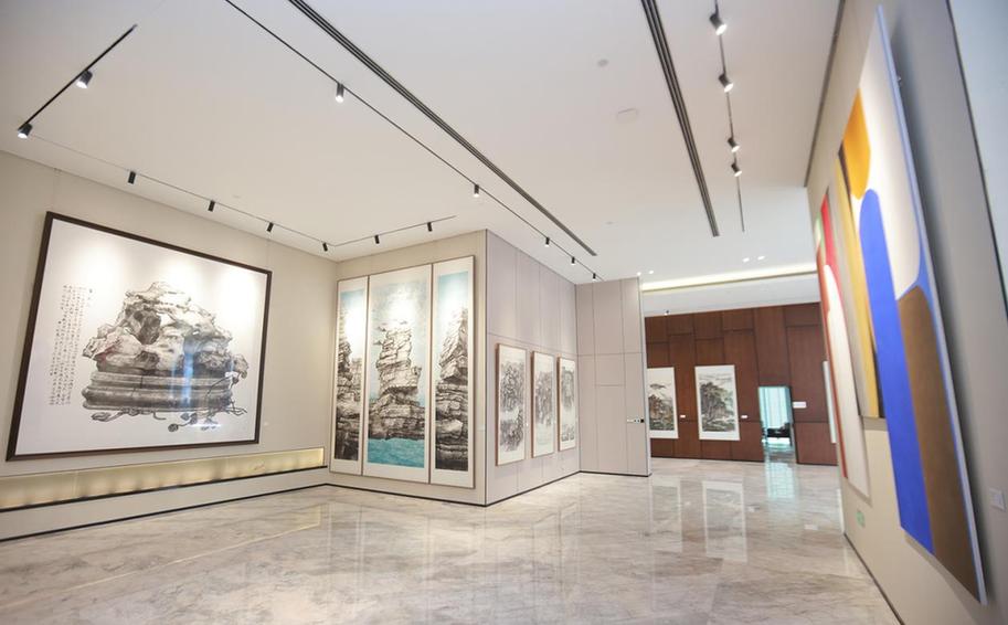 “丹青有约——当代中国画油画比较展”在北京奥林匹克公园北园中轴奥森文化艺术中心美术馆开幕