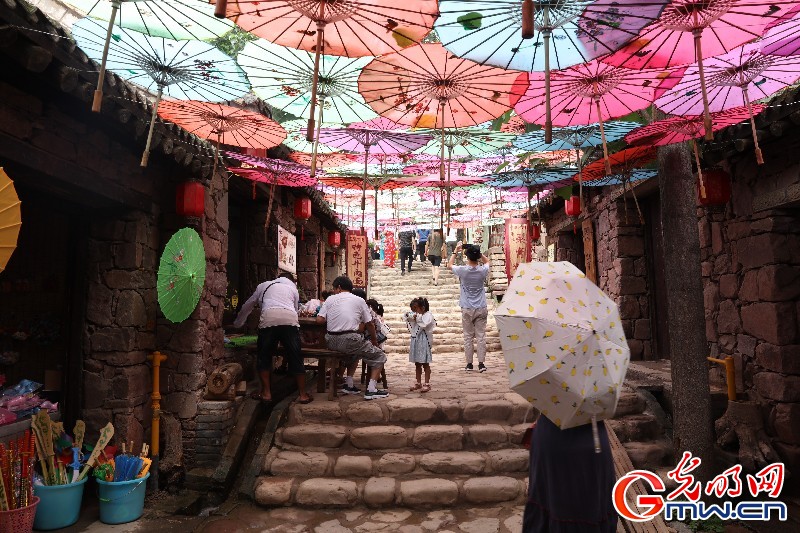 记者探访河南“文旅扶贫”：旅游业发展带动居民收入增长