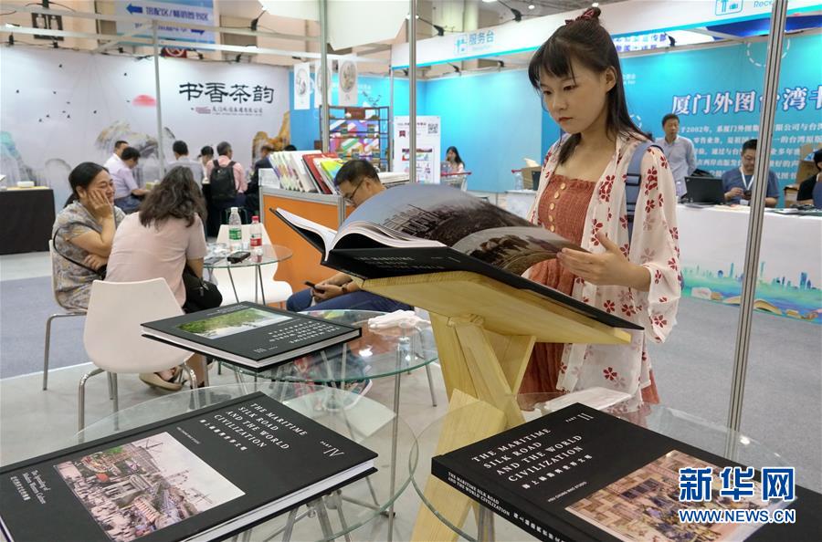 探索越剧多元传承路径：深拥“老朽” 跨界“新秀”