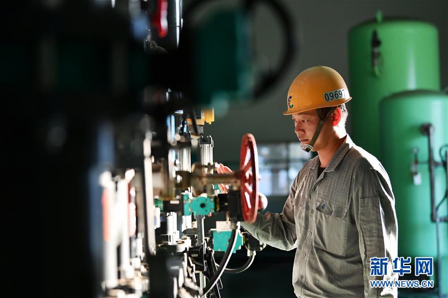 探索越剧多元传承路径：深拥“老朽” 跨界“新秀”