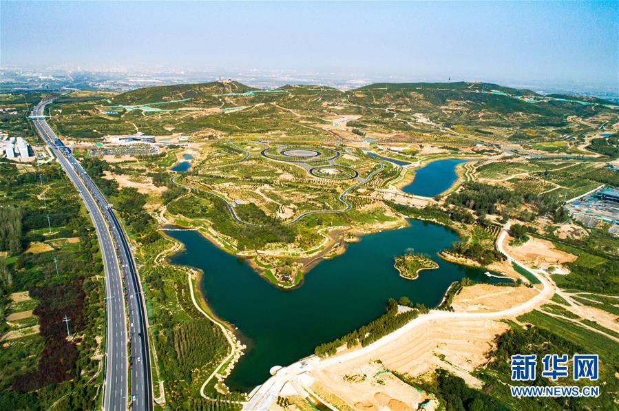 探索越剧多元传承路径：深拥“老朽” 跨界“新秀”