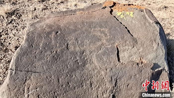 内蒙古阿拉善发现172幅罕见岩画为岩画起源和演变提供依据