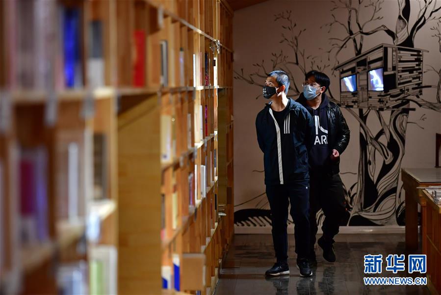（聚焦疫情防控）（1）山西太原：实体书店逐渐恢复营业