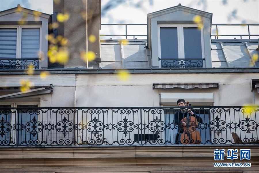 巴黎：音乐不“禁足”