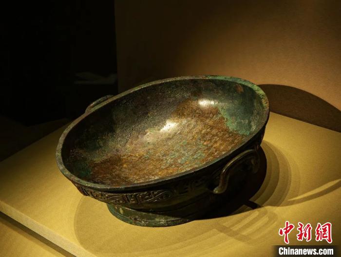 青铜器里的“神仙姐姐”：历代文物展示古代女性品格