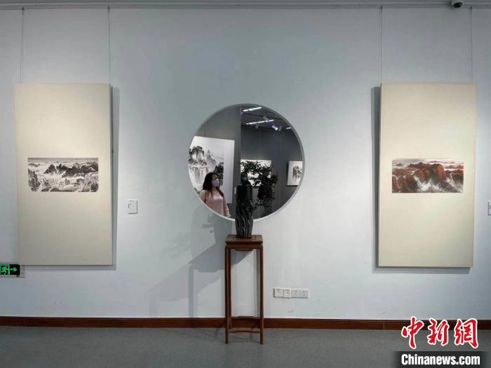 广东美协名誉主席许钦松展逾30幅佳作 推广岭南山水画