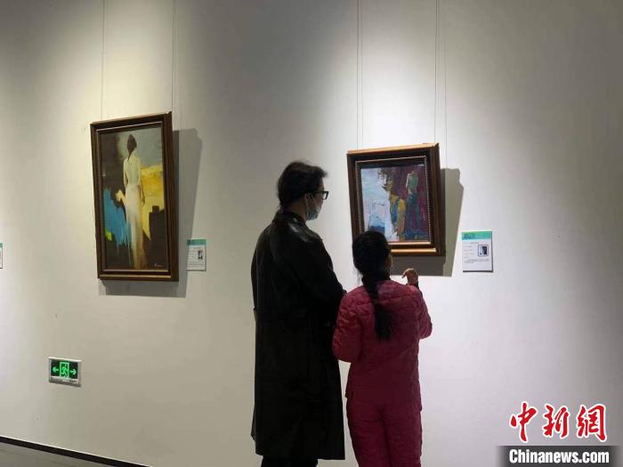 “2021年中俄油画艺术展”开幕 搭建两国文化交流平台
