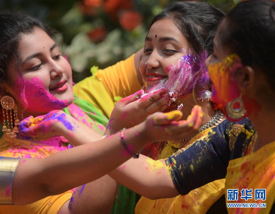 （新华视界）（2）印度：洒红节的色彩