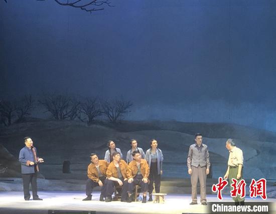 大型原创剧目《我叫王成帮》在新疆库尔勒首演