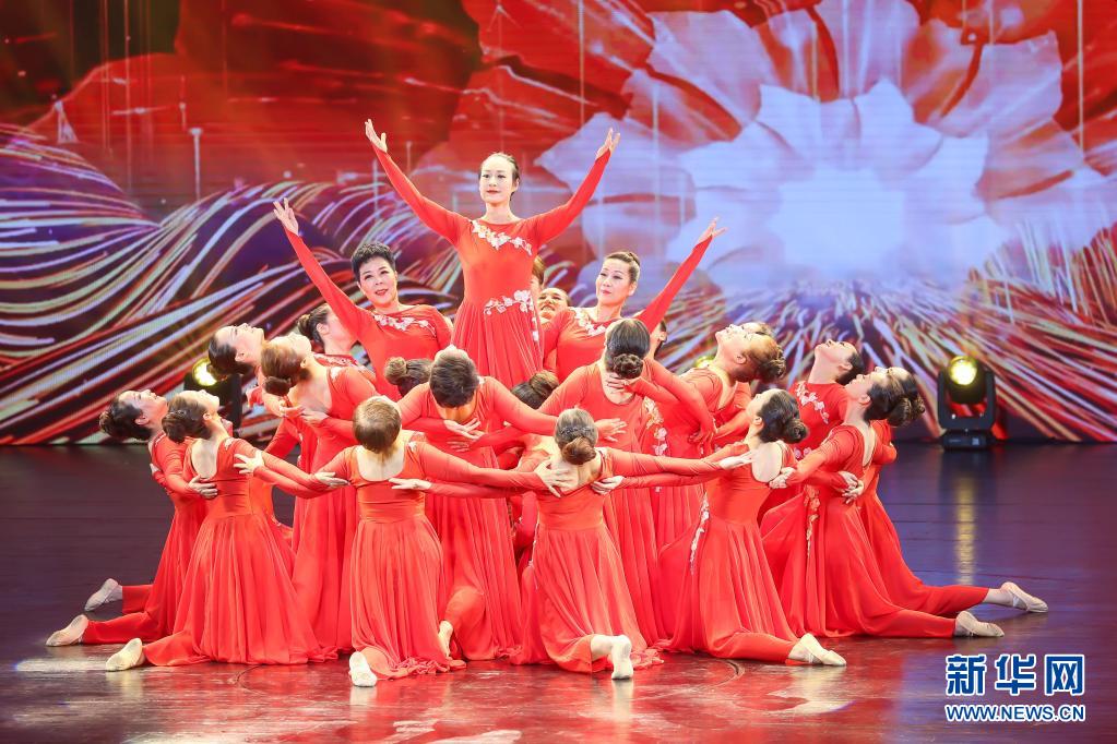 上海闵行：市民舞蹈登上剧院大舞台