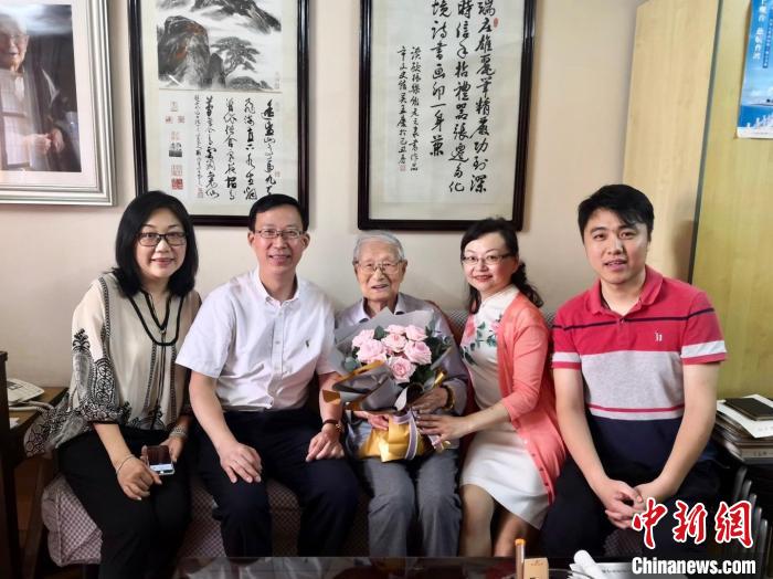 沪上知名书画篆刻家顾振乐逝世享年107岁