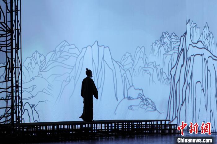 北京人艺再演《杜甫》 冯远征：传达生活中的真实和希望