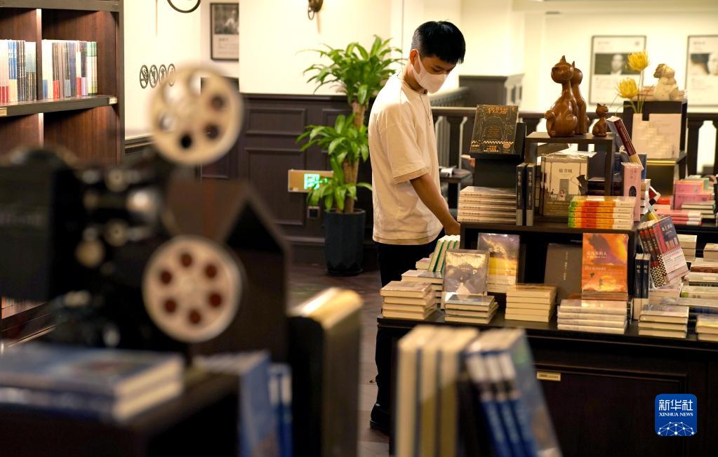 时隔13年，承载西安人文化记忆的钟楼书店又回来了