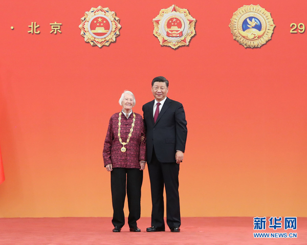 《记录珍贵的历史瞬间》：红色摄影家高帆和中华人民共和国“友谊勋章”获得者伊莎白·柯鲁克的故事