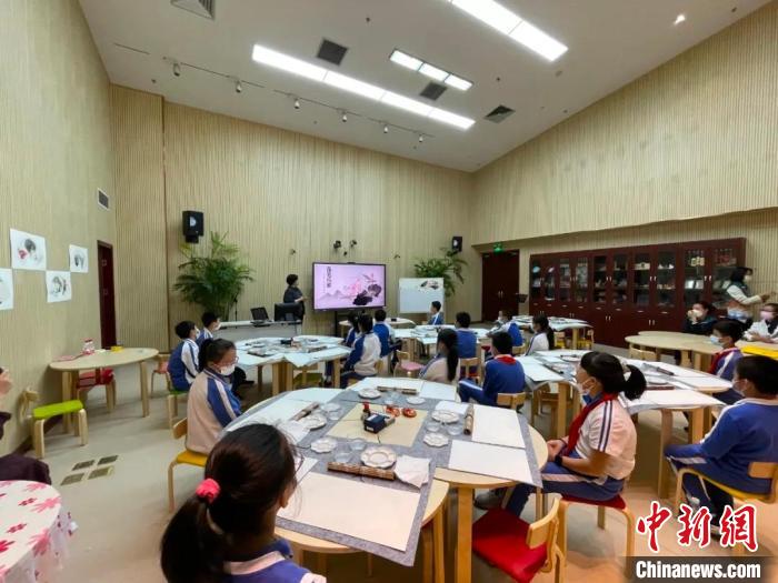 国家博物馆社教团队为深圳学生做教育活动 国家博物馆供图