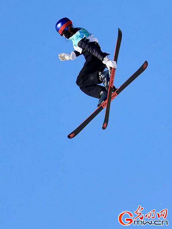 谷爱凌在北京冬奥会自由式滑雪女子大跳台决赛中夺得金牌