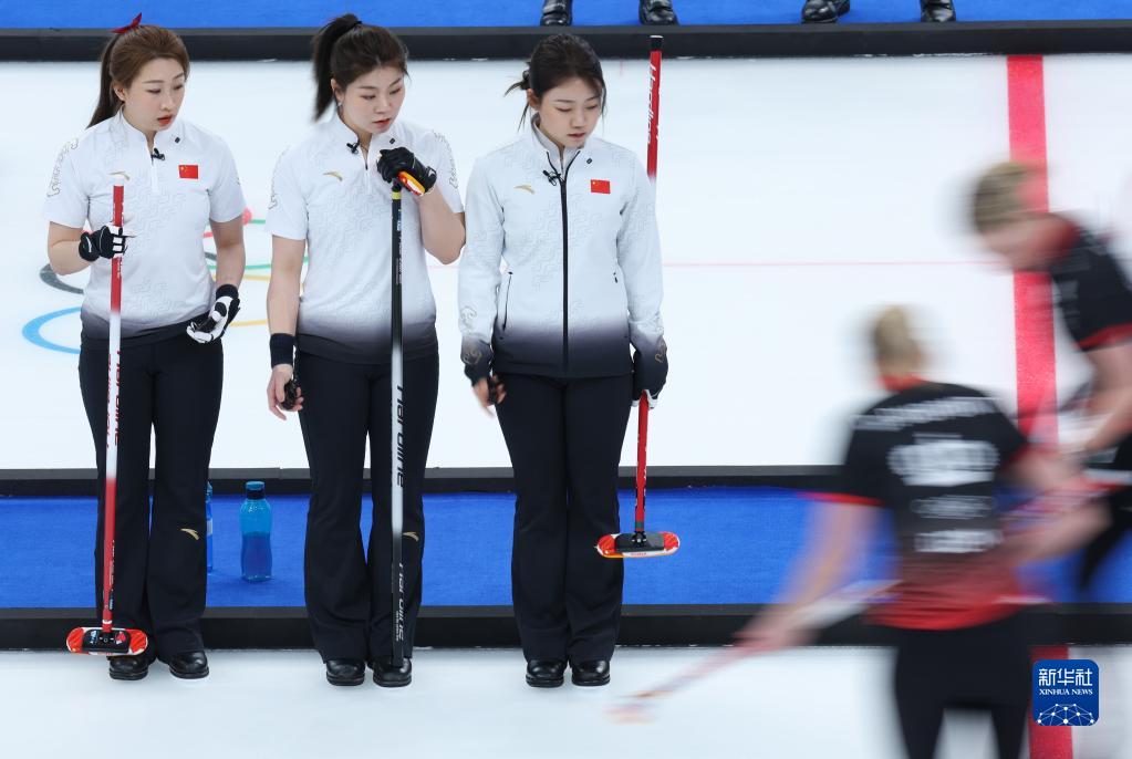 冰壶女子循环赛：中国队对阵丹麦队