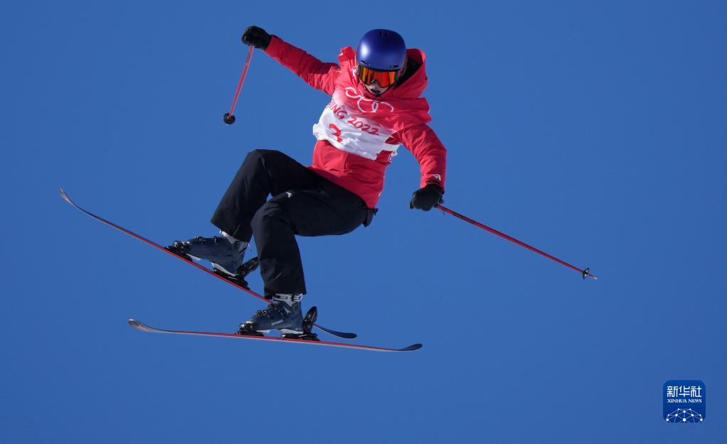 自由式滑雪女子坡面障碍技巧资格赛赛况