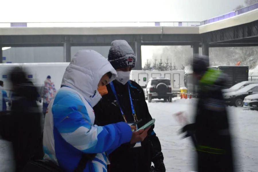 回望 | 那首关于冰雪志愿者的“冬奥之歌”