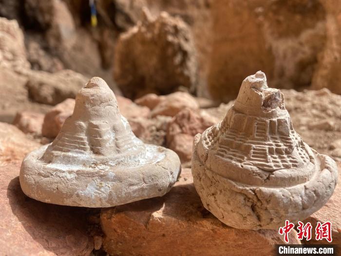 青海囊谦扎吉大峡谷首次发现岩画及摩崖石刻遗存