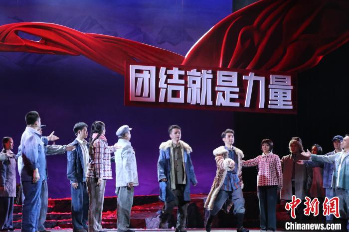 音乐现代歌曲 005056a5a627241faa2606.jpg