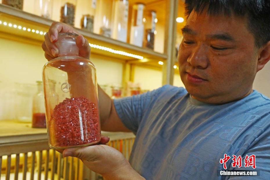 印泥怎么做？探秘“华夏笔都”手工印泥技艺