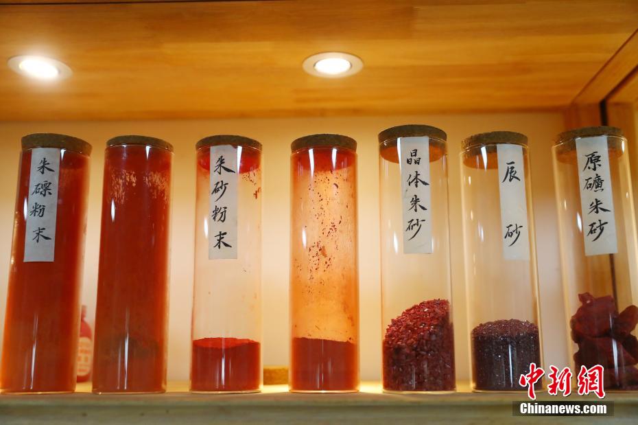 印泥怎么做？探秘“华夏笔都”手工印泥技艺
