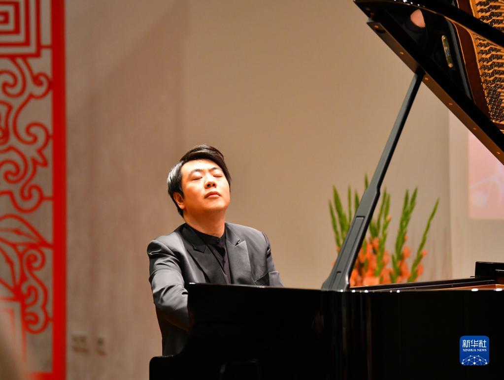 庆祝中德建交50周年郎朗钢琴音乐会在柏林举行