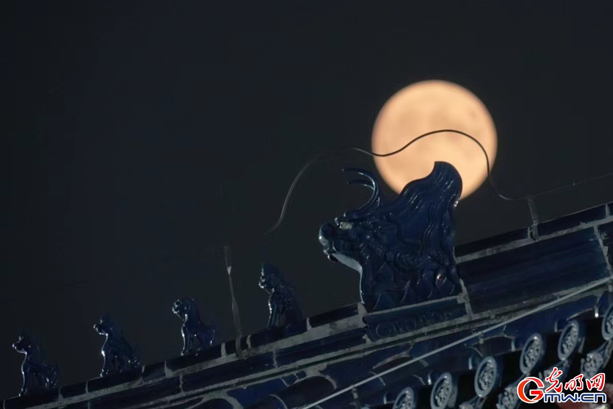 【网络中国节·中秋】中秋来赏月 今年十五的月亮十五圆