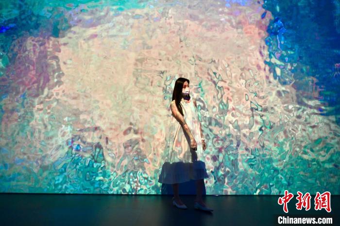 香港首个莫奈作品沉浸体验展带领观众置身画中