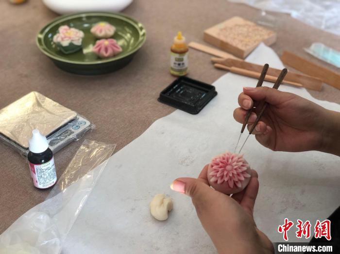 稻米做点心 江西一高校还原“画米榖”传统技艺
