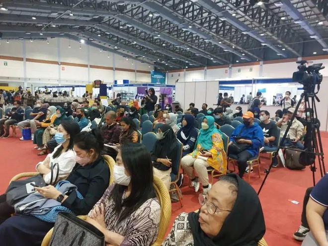 社科文献出版社印尼文版新书发布会暨“‘全球发展倡议’与中印尼合作前景”出版论坛在雅加达隆重举行 社科文献出版社印尼文版新书发布会暨“‘全球发展倡议’与中印尼合作前景”出版论坛在雅加达隆重举行